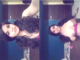 Showing boobs cute indian girl viral MMS
